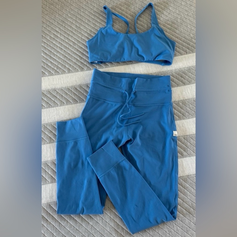 Vuori Baltic blue Sports Bra and Leggings Set